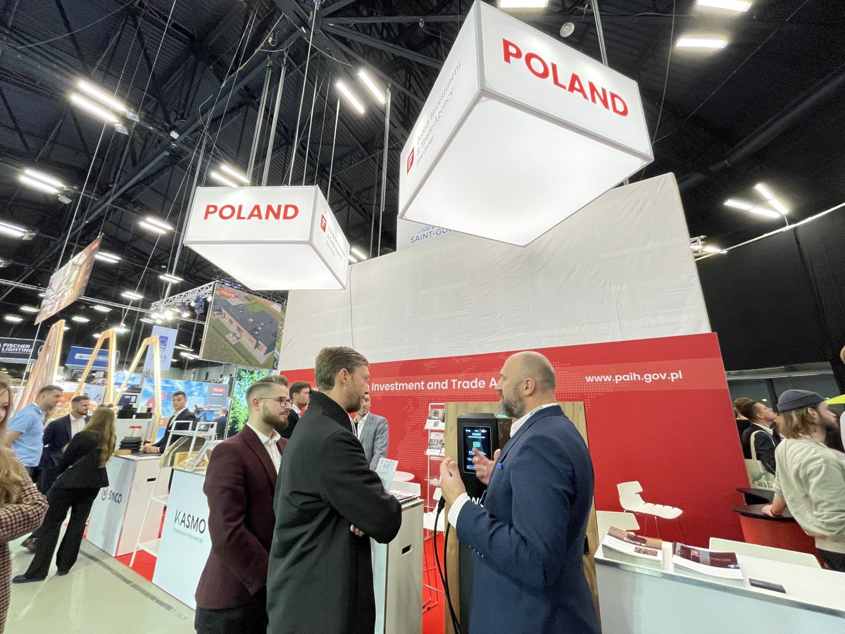 antonifalk's tweet photo. It was a pleasure to attend @Building_Green_ and meet 🇵🇱 companies #Eway, #Techem, #Kasmo, #Synco, #Tronix and #System3E offering innovative and sustainable green solutions for 🇩🇰 building industry!
#InvestInPoland💡🏡 https://t.co/Uf5nF6i1yz