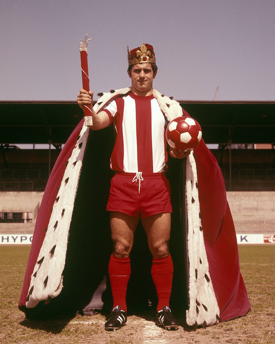 FCBayernUS's tweet photo. Our all-time top goal scorer Gerd Müller would have turned 7⃣8⃣ years old today 👑❤️

#MiaSanMia #4EverGerd