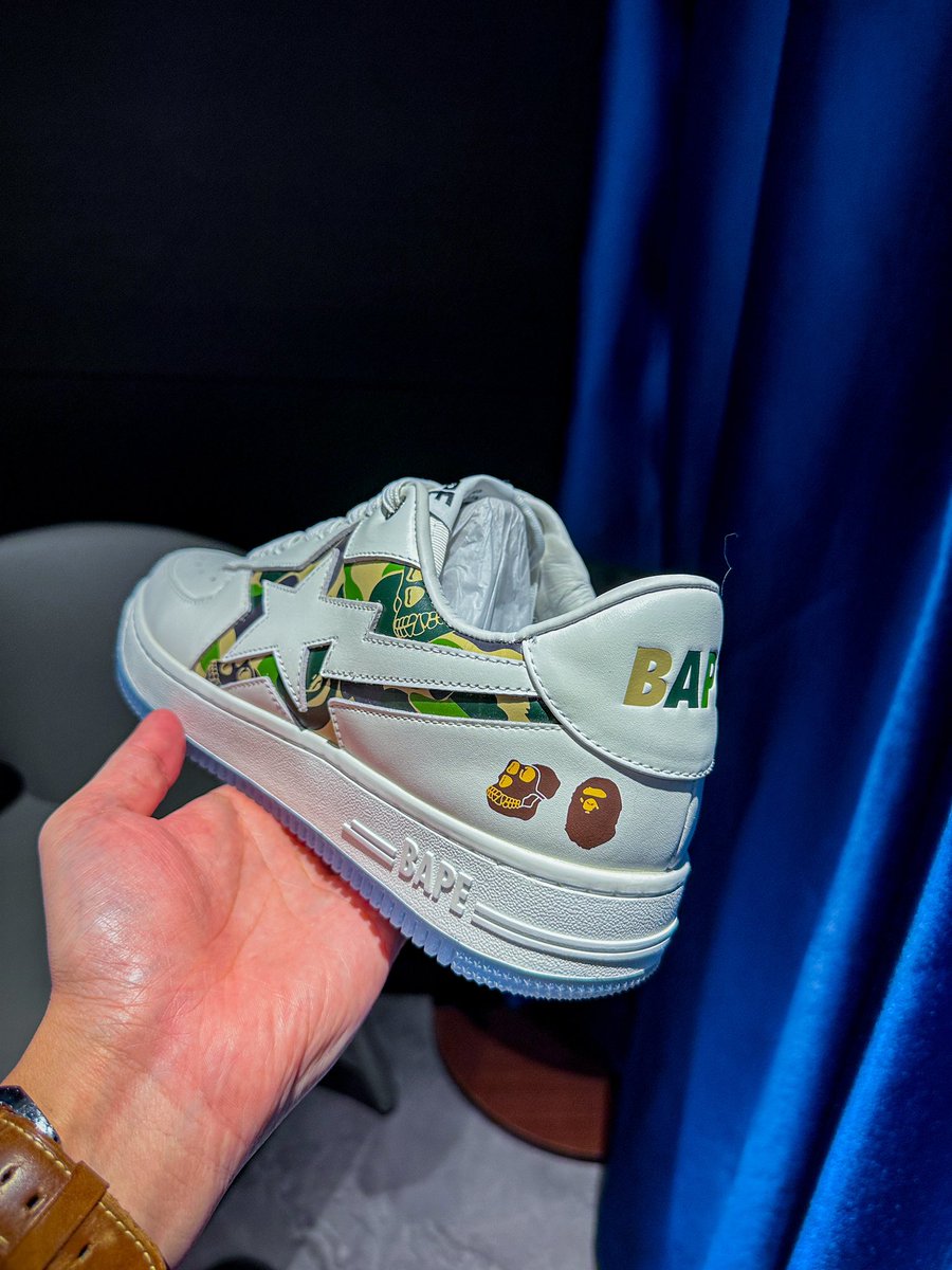 FIRST BAPE X BAYC

 <a href="/BoredApeYC/">Bored Ape Yacht Club 🍌</a> <a href="/bapetaverse/">(B)APETAVERSE</a>