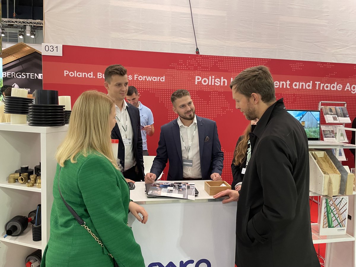 antonifalk's tweet photo. Det var en fornøjelse at besøge @Building_Green_ og møde de 🇵🇱 firmaer #Eway, #Techem, #Kasmo, #Synco, #Tronix og #System3E der alle tilbyder innovative og bæredygtige grønne løsninger til den 🇩🇰byggesektor!
#InvestInPoland💡🏡 https://t.co/6JhbdHRRg3