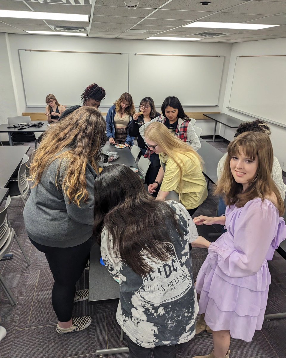 TalkingHandsSFA's tweet photo. We had a blast yesterday at our party! We decorated cookies and then our members described the designs on their cookies in ASL! Take a look at some of the designs!🤟🏼🤟🏼 https://t.co/2Ky6BTlL3G