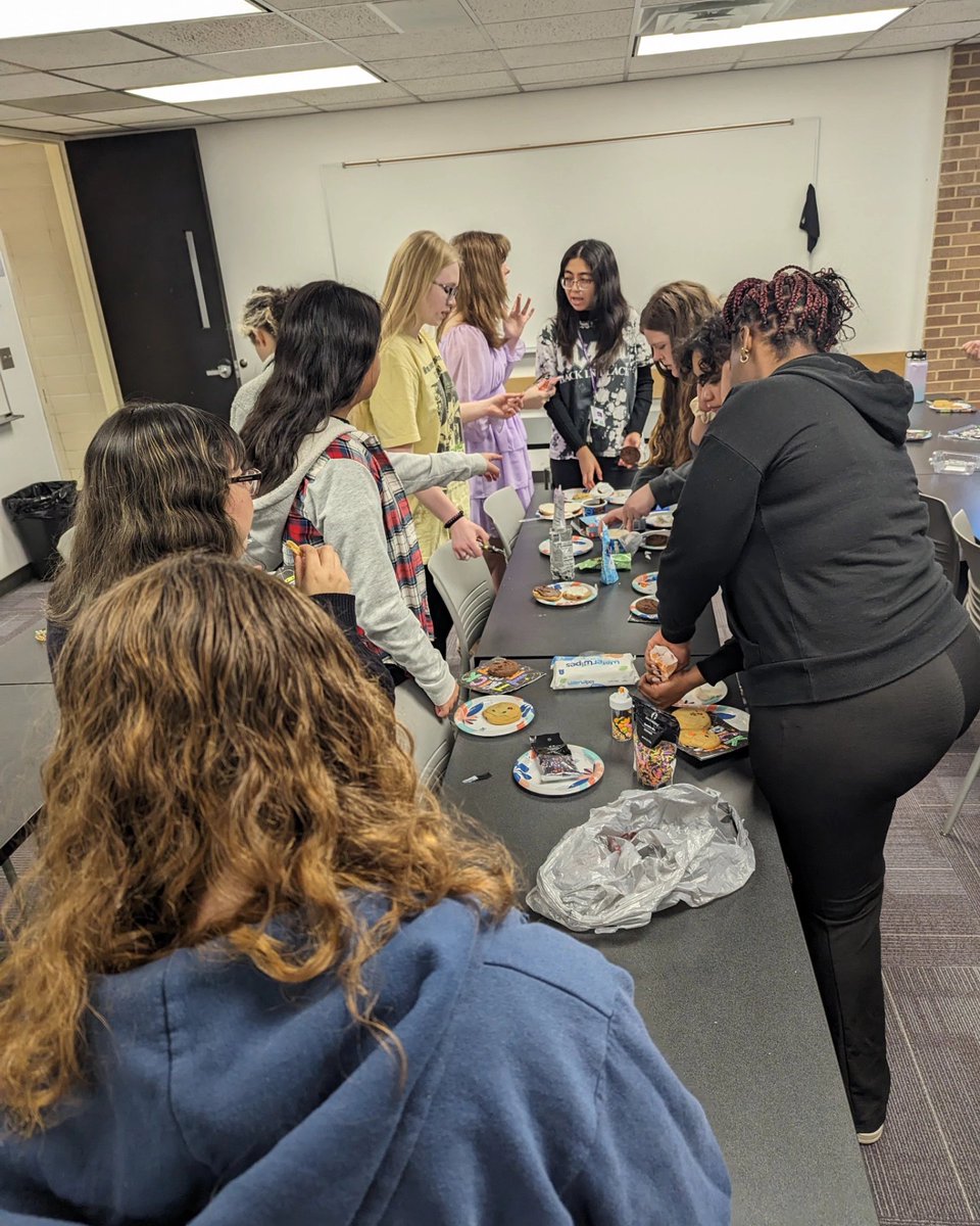 TalkingHandsSFA's tweet photo. We had a blast yesterday at our party! We decorated cookies and then our members described the designs on their cookies in ASL! Take a look at some of the designs!🤟🏼🤟🏼 https://t.co/2Ky6BTlL3G