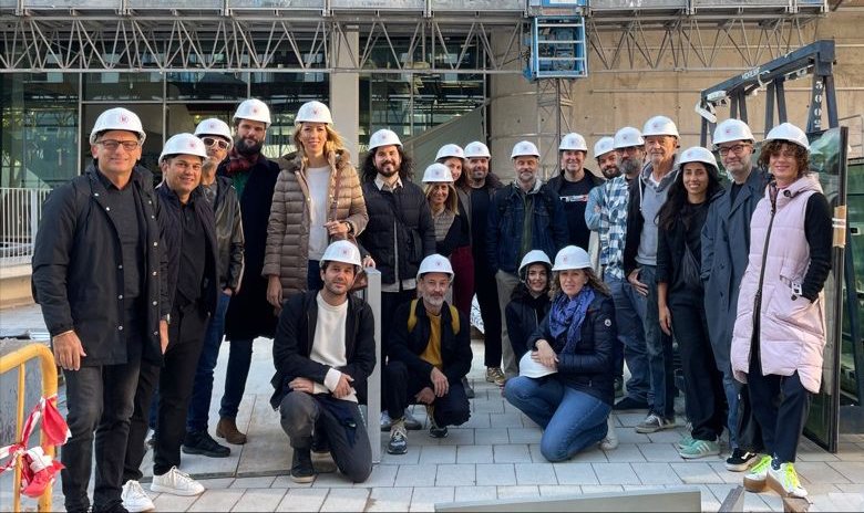 LCI_Barcelona's tweet photo. 🏗️ #TheNewLCIBarcelona enters the final stage of construction!

➡️ Our area managers, master's directors and some lecturers visited the campus along with @alemanetti, @MiljanaM and Luis Diego Quirós, #LCIEducation's COO for Iberoamerica.

Learn more: https://t.co/LVzchZPtuf. https://t.co/UMuBOXv7Ed
