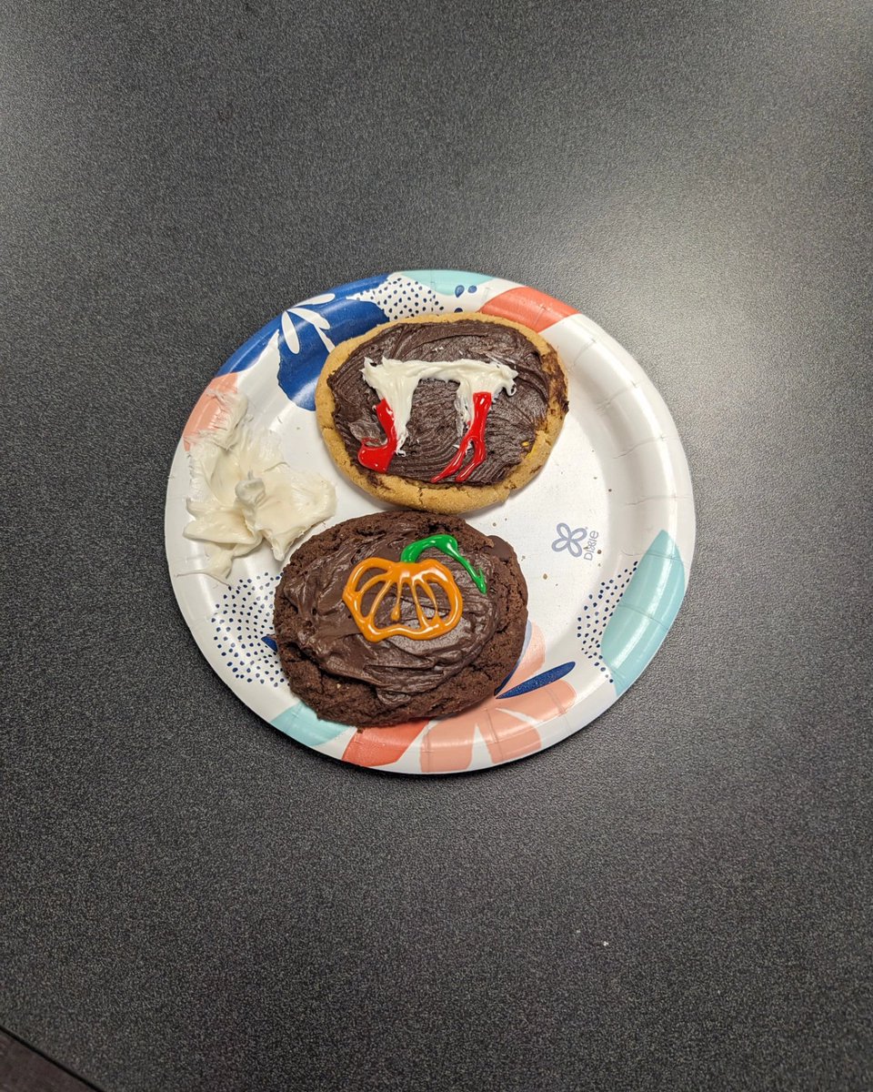 TalkingHandsSFA's tweet photo. We had a blast yesterday at our party! We decorated cookies and then our members described the designs on their cookies in ASL! Take a look at some of the designs!🤟🏼🤟🏼 https://t.co/2Ky6BTlL3G