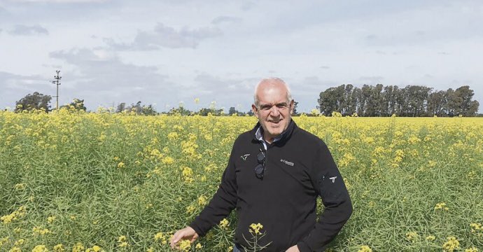 Muy triste notica recibimos temprano a la mañana. Ramón Erro un gran empresario y emprendedor que hoy nos deja, hombre con un espíritu solidario y de compromiso con la sociedad, especialmente con la comunidad Doloreña. Un abrazo grande a su familia en este duro momento. Q.E.P.D