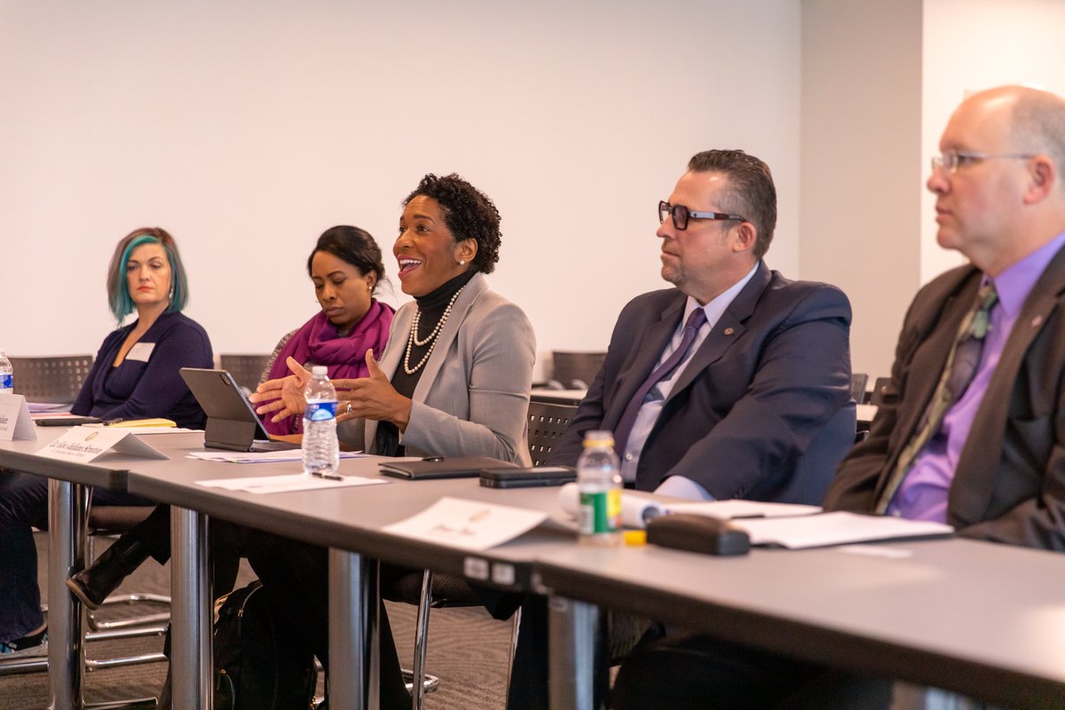 LtGovStratton's tweet image. The Governor’s Rural Affairs Council met yesterday in both Springfield + Chicago. The #GRAC is centered around expanding opportunities and enhancing the quality of life for rural Illinoisans. Yesterday, our focus was population trends + changing demographics in rural communities.