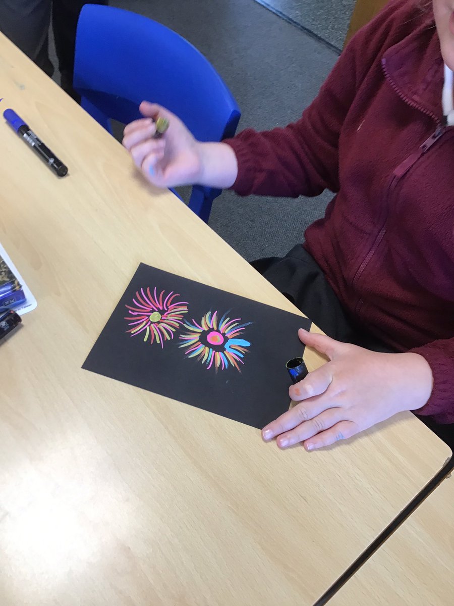 MrsFletcherMPA's tweet photo. Year 4 have been learning about why we celebrate bonfire night on the 5th November and learning to stay safe around bonfires and fireworks. 🎆🎇💥🔥#MoorsidePA #MoorsidePAPersonalDevelopment @_MissKRoberts https://t.co/CmoI9PhCfn