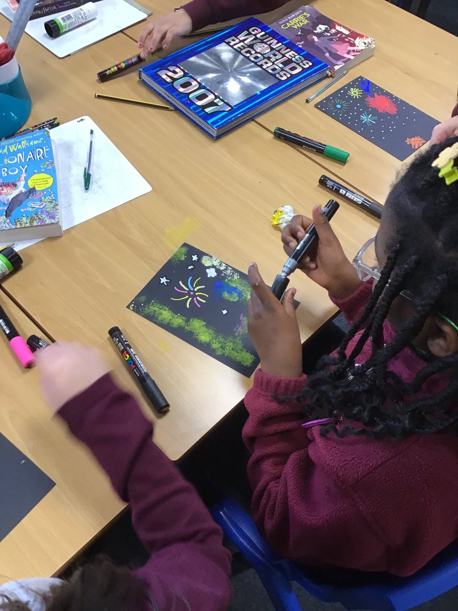 MrsFletcherMPA's tweet photo. Year 4 have been learning about why we celebrate bonfire night on the 5th November and learning to stay safe around bonfires and fireworks. 🎆🎇💥🔥#MoorsidePA #MoorsidePAPersonalDevelopment @_MissKRoberts https://t.co/CmoI9PhCfn