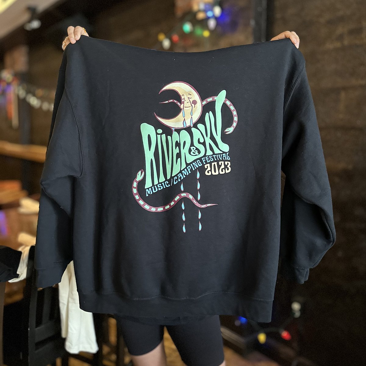 our merch is now available year-round!!!! whether it's for you or your bestieee grab your favorites at riverandsky.ca/shop…… while it lasts 😎

Artwork is designed by @corbin_elliot_ and screenprinted by @brantfordapparel.

#riverandsky #merch