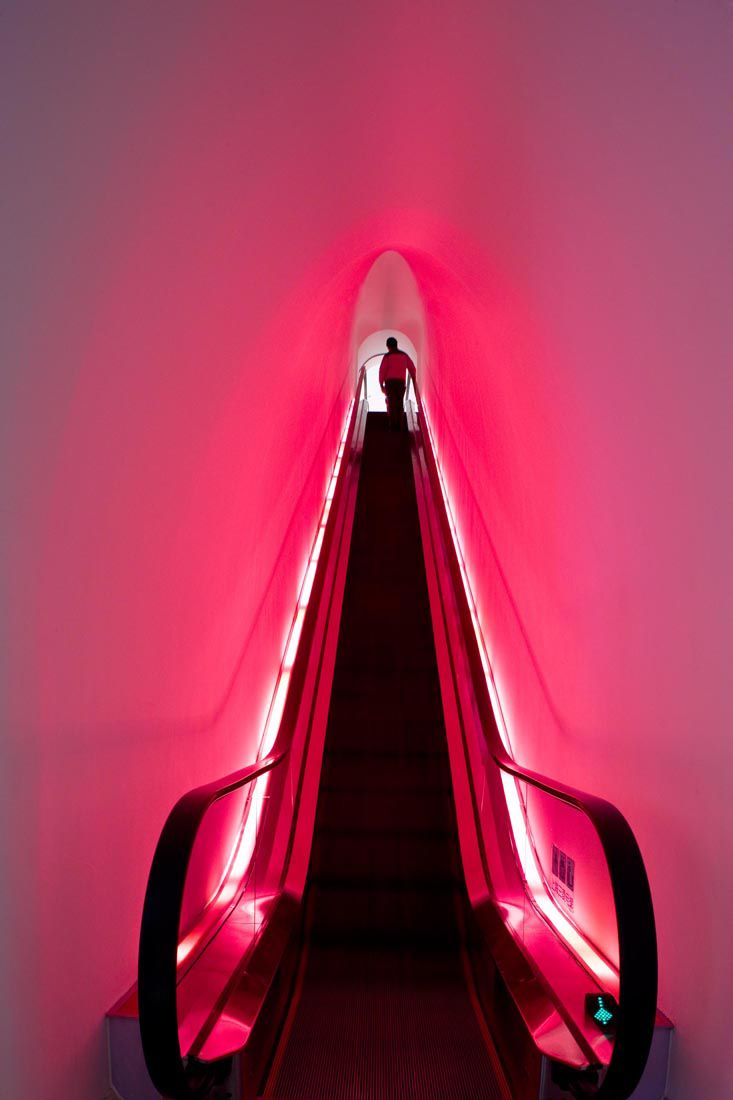 GallivanteDsgn's tweet photo. Pink escalator by Slade Architecture #retail #barbie #shanghai #pink https://t.co/UlKcSOerfq https://t.co/DqftsrPPOC