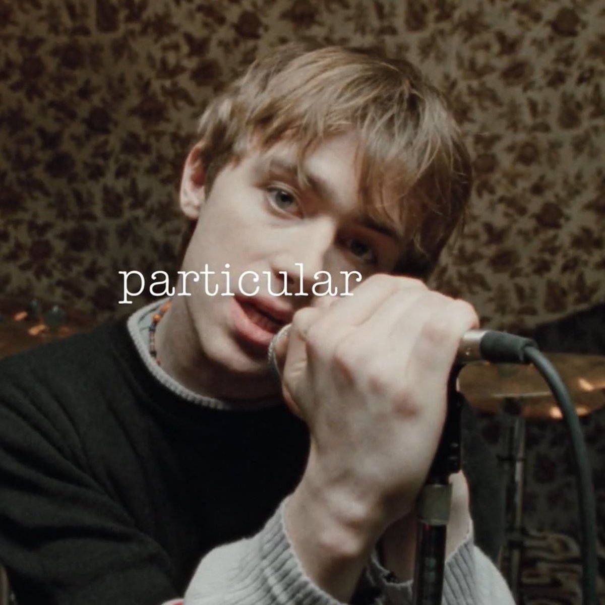 cawfeeandtv's tweet image. who are blur and why is their lead singer so cute