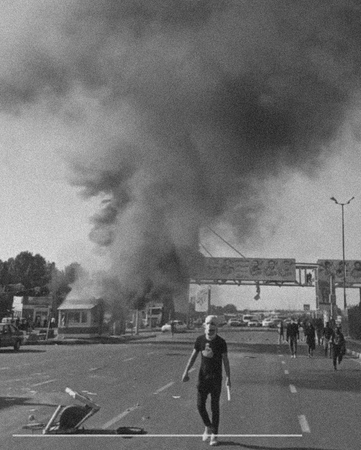 یک سال پیش چنین روزی یکی از فراموش نشدنی ترین روزهای این انقلاب رقم خورد.
روزی که با وجود ‌قشنگ‌ بودنش عزیزای زیادی رو از ما گرفت
یک سال گذشت و هنوز این راه ادامه داره، از #عرفان_زمانی ، #نیما_نوری و #مهدی_حضرتی ، تا #آرمیتا_گراوند ، جوون های این مرز و بوم هنوز برای حق‌شون میجنگن