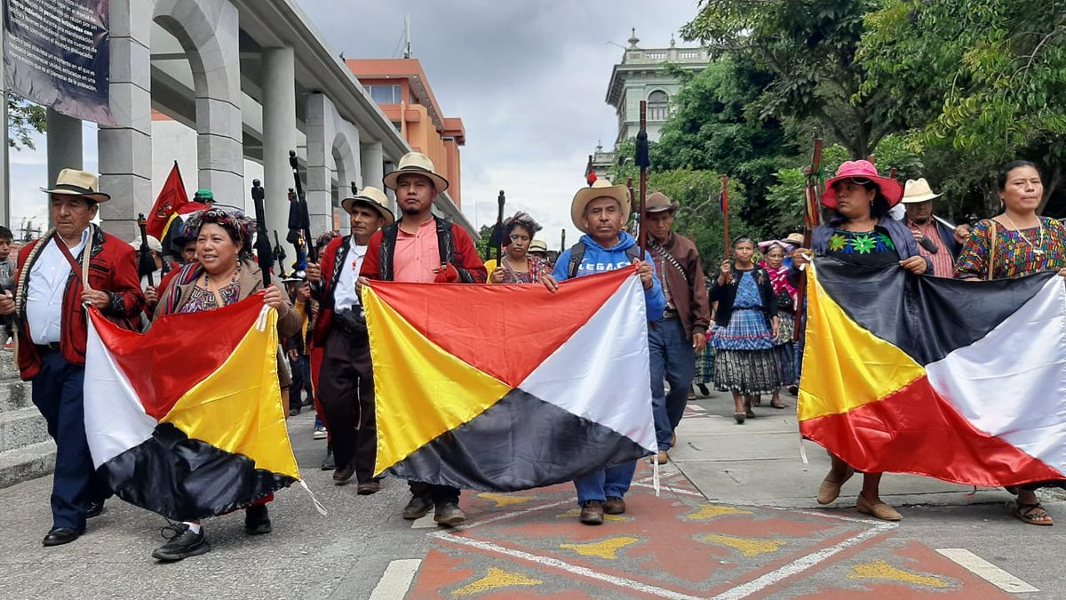 #ahora Autoridades del Norte y de Ciudad de Guatemala pasan por la plaza central.
#MarchaPorLaDemocracia
#ParoNacionalIndefinido
#PueblosEnResistencia