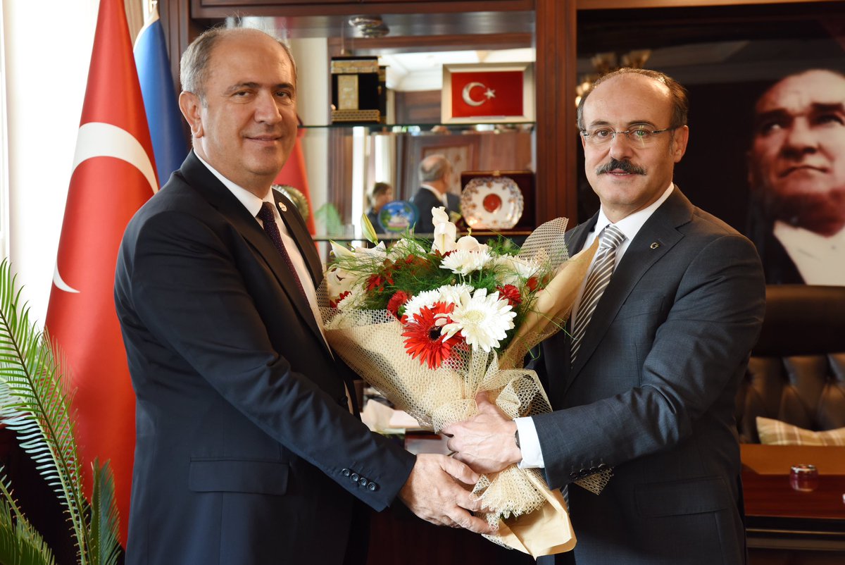 Türk Hava Kurumu (@turkhavakurumu) on Twitter photo THK Kayyum Heyeti Başkanı Ali YÜKSEL görevi Vali Kemal YURTNAÇ'a devretti. YÜKSEL, YURTNAÇ'ı ve heyete yeni katılan Mustafa Cihad FESLİHAN'ı tebrik edip başarılar diledi.
<a href="/aliyuksel1/">Ali YÜKSEL</a> <a href="/KemalYurtnac/">Kemal Yurtnaç</a> THK Kayyum Heyeti Başkanı Ali YÜKSEL görevi Vali Kemal YURTNAÇ'a devretti. YÜKSEL, YURTNAÇ'ı ve heyete yeni katılan Mustafa Cihad FESLİHAN'ı tebrik edip başarılar diledi.
<a href="/aliyuksel1/">Ali YÜKSEL</a> <a href="/KemalYurtnac/">Kemal Yurtnaç</a>
