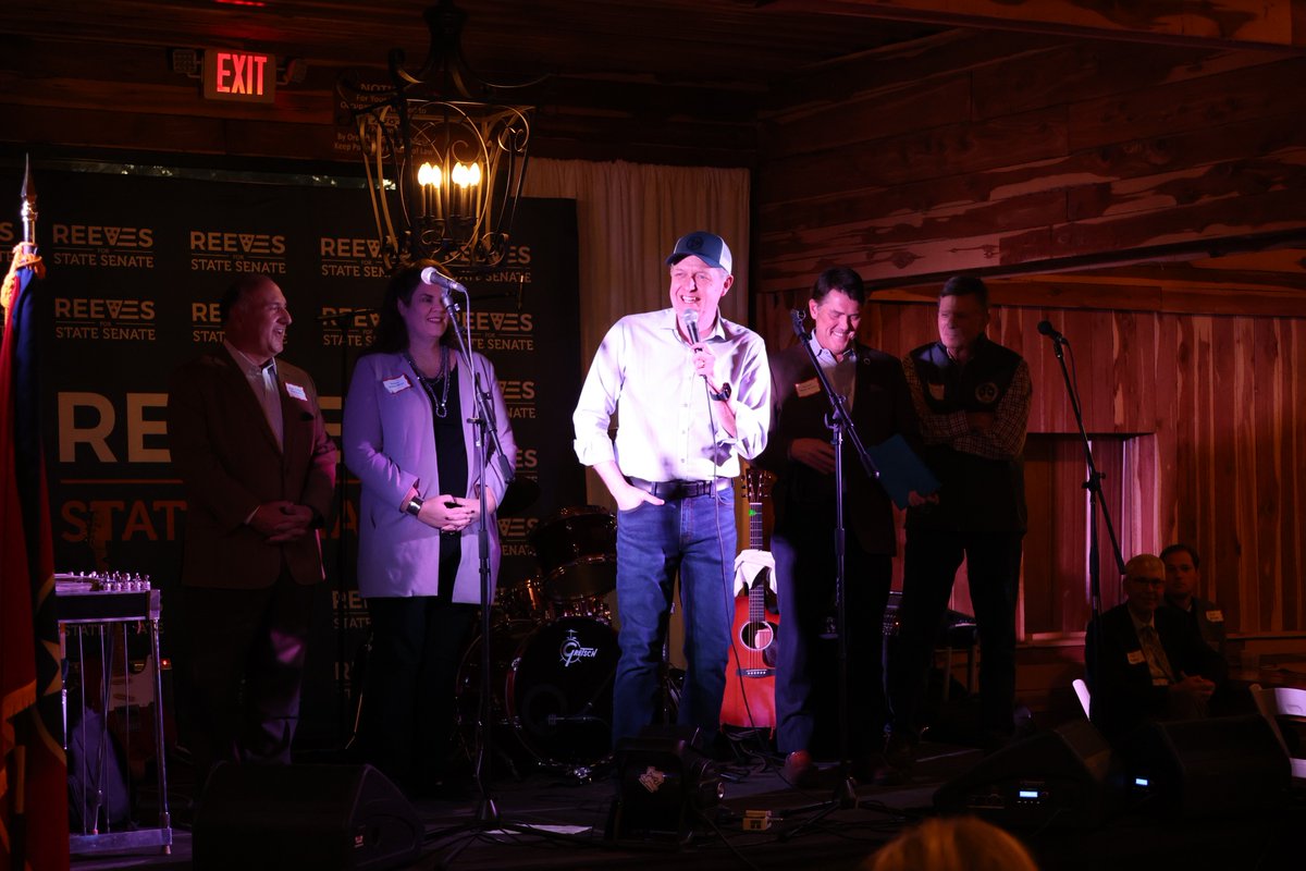 SenJohnson's tweet photo. Such a fun night playing for my friend, @SenShaneReeves, at his Faith, Family, and Freedom Celebration! District 14 is incredibly lucky to have a voice like his representing them. https://t.co/wO4XLIZ3if