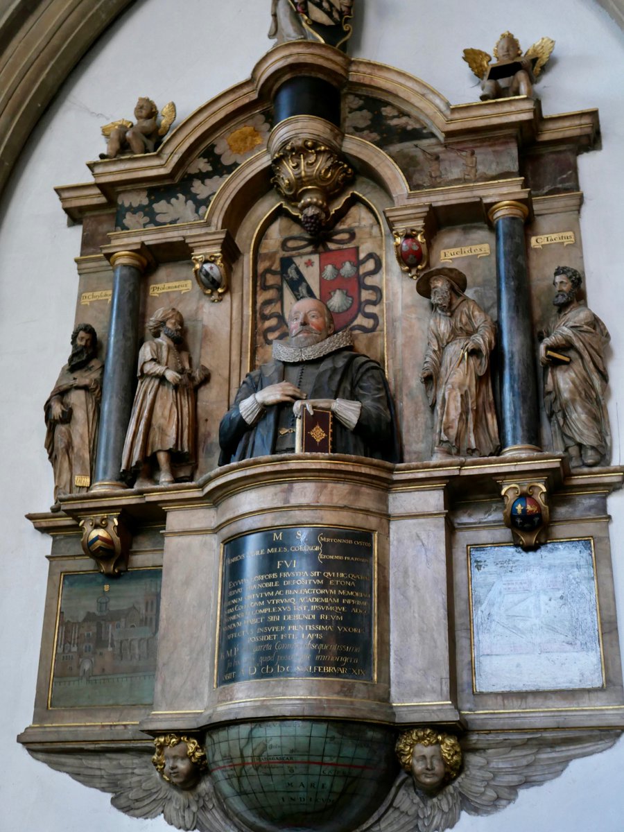 A tomb for book lovers at @MertonCollege The ruffed figure of Henry Savile (d.1622), holding a book, can be seen in the company of his favourite authors: Chrysostom, Ptolemy, Euclid and Tacitus - even his  putti have books! 📚 📖