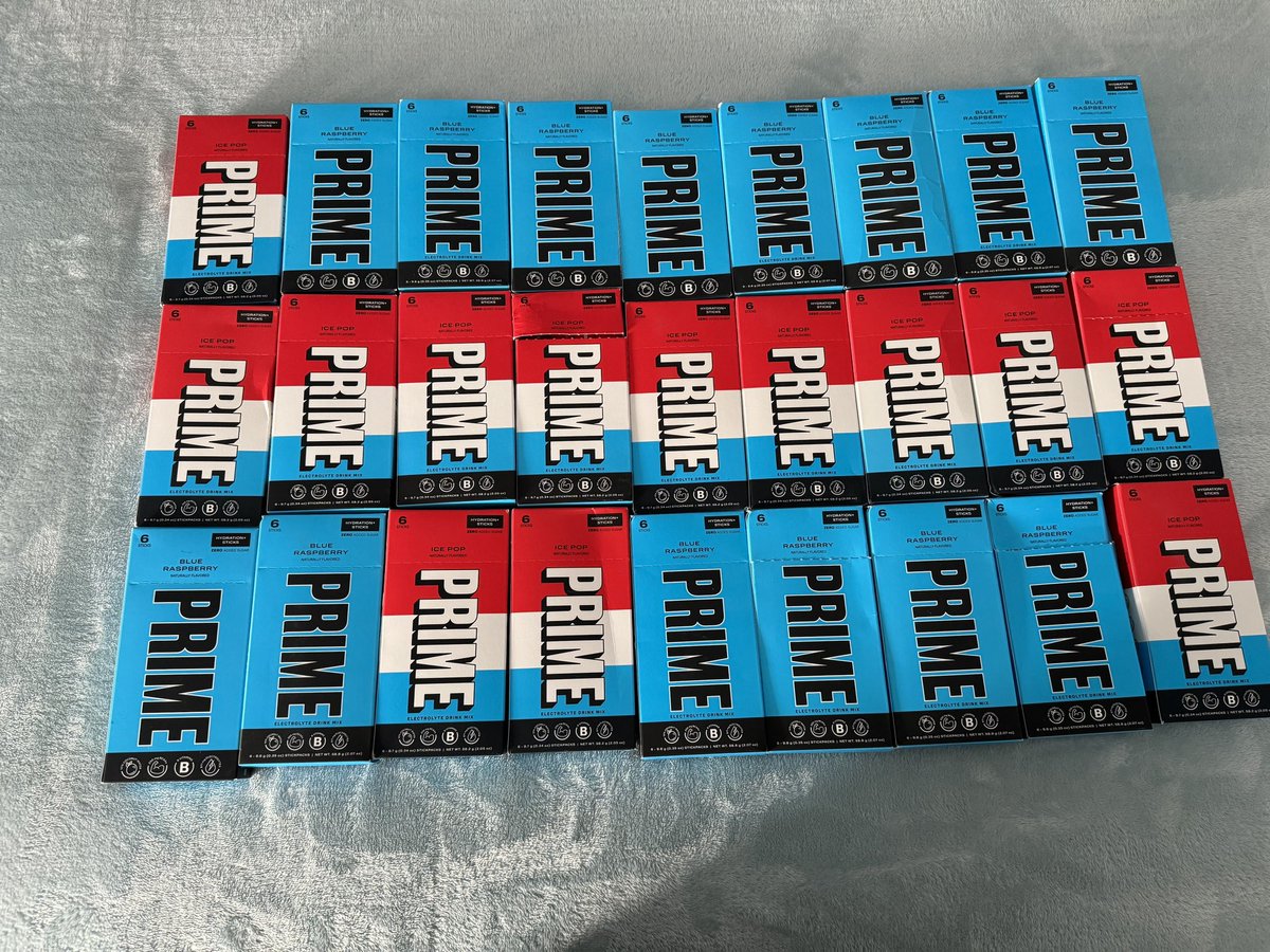 HeX232323's tweet photo. Second batch arrived today!! Family will be fully hydrated😍😍😍 Thank you @StrikeAccess  and @tianaporta https://t.co/eSRIUYeFlt