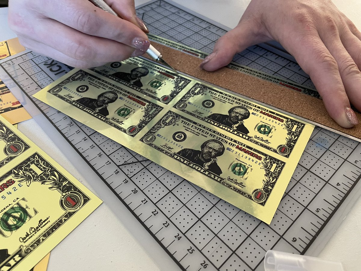 MakeItHackin's tweet photo. Gold savage dollars spotted at @hackaday Supercon. @donttrythis https://t.co/hdj1ePgYMO