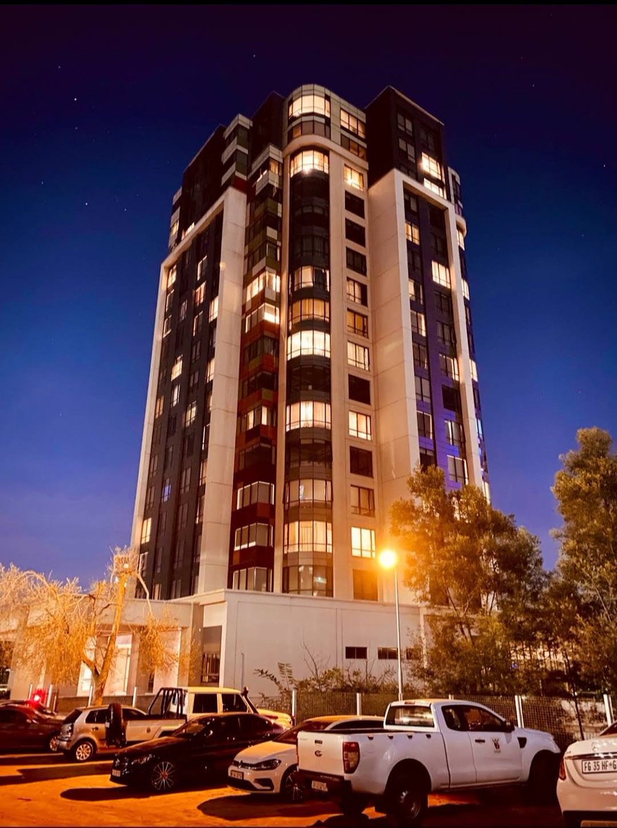 OneUnitedCraft's tweet photo. Make Sky Hotel your home in Sandton City. The Richest Square in Africa.  

Apartments for sale and rentals are available.  

Book your viewing :  Call Jeremia on 072 777 9906 https://t.co/Ynnvqj63Nr