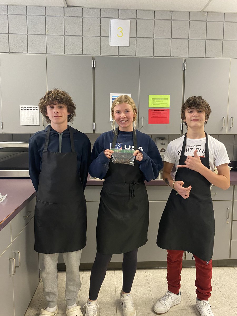 MsSaundersFCS's tweet photo. Global Cuisines was in Brazil this week 🇧🇷 

Students made brigadeiro. Brigadeiro is a dessert consisting of sweetened condensed milk, cocoa powder and butter. This mixture is then cooked and covered with sprinkles. 

#wkhsfcs #itsworthit #globalcuisines https://t.co/yFaM1lu5g0
