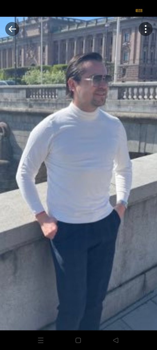 Pues no hay nada más naco que utilizar una blusa que no es tu taya, la etiqueta diga "para uso exclusivo de mayate de gym" y metas la panza pa que te veas esbelta.. #ParFavaaar