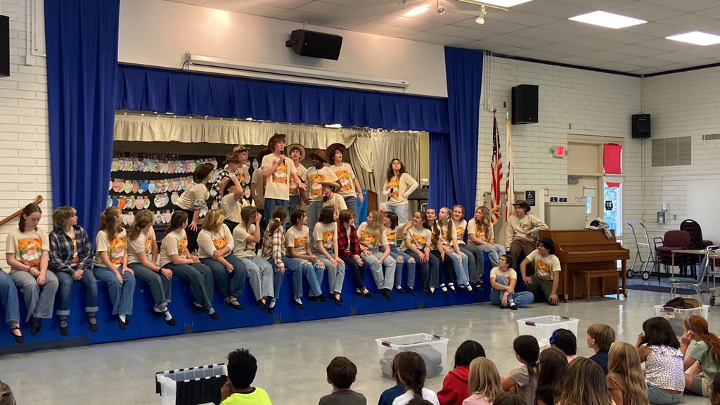 <a href="/NewburyParkHS/">Newbury Park HS</a> <a href="/_nphstheatre_/">NPHS Theatre</a> previewing Oklahoma for our elementary friends <a href="/maple_np/">Maple Elementary NP</a> <a href="/BanyanBobcats/">Banyan Bobcats</a> @WalnutAWall