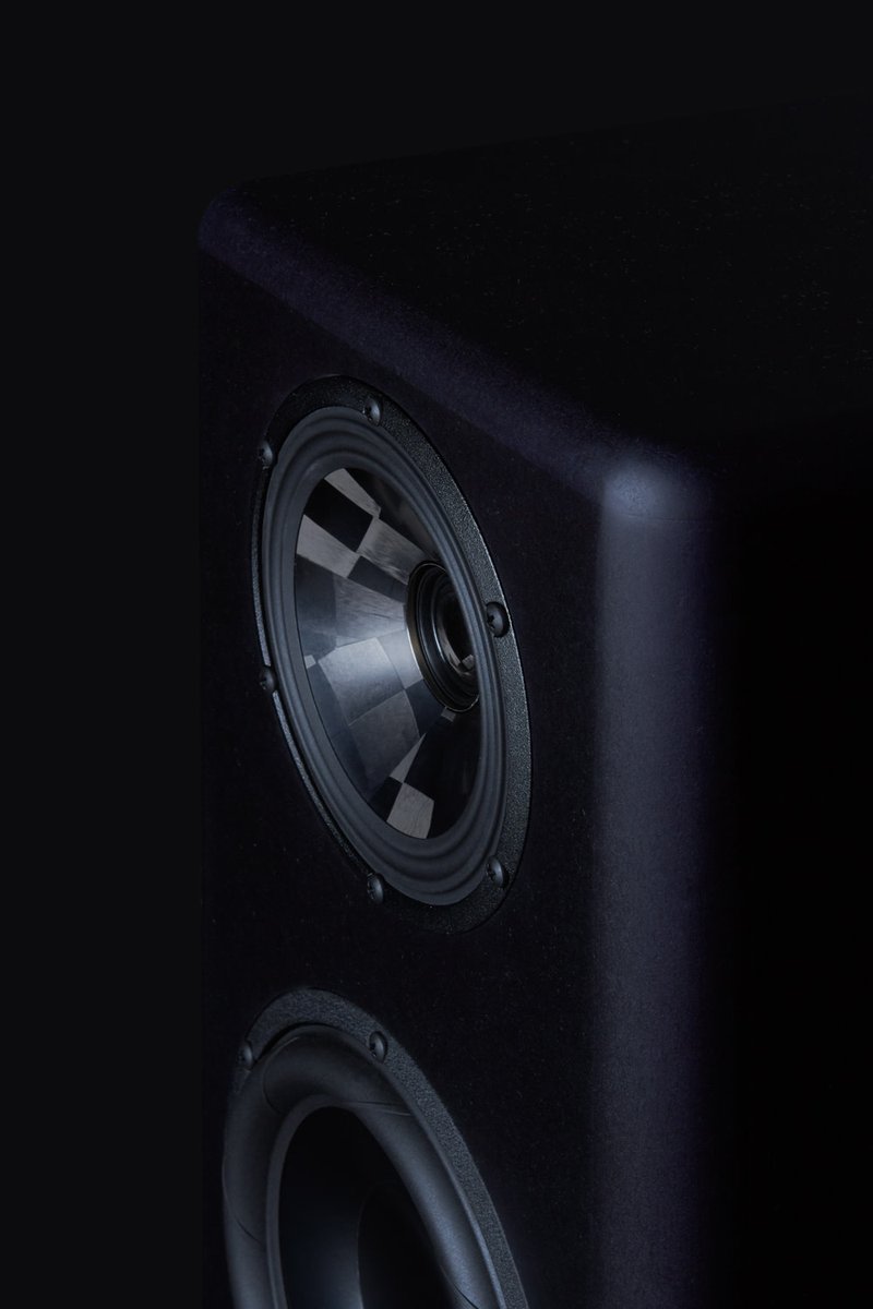 The composite diaphragms in our reference monitors are a breakthrough in material science for loudspeakers 🏁

Ultralight, ultra-stiff carbon fabrics with optimized fiber geometries actively control and suppress resonances.

More - exmachinasound.com