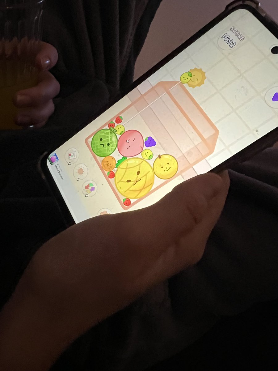 .<a href="/Caedrel/">Caedrel</a> look what u made my wife do.