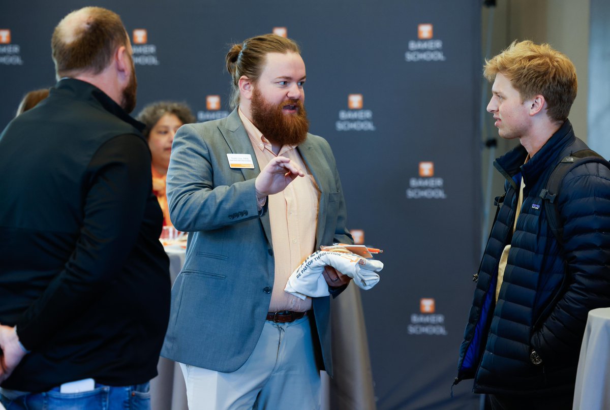 UTBakerSchool's tweet photo. Alumni, faculty, and current students celebrated Homecoming at the @utbakerschool on Friday, November 3rd, with t-shirts refreshments, and lots of conversation. #BePartOfTheSolution #PublicPolicy #UTK #VFL #FutureVol @UTKnoxville https://t.co/Jdgc2tV31f