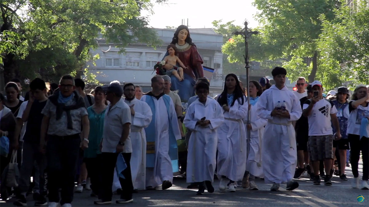 El sábado #28deOctubre, nuestro arzobispo Mons. Jorge García Cuerva estuvo en el Santuario de Nuestra Señora del Rosario de Nueva Pompeya celebrando con la comunidad su #FiestaPatronal.

Mirá la nota aquí 👇🏼👇🏼👇🏼
encamino.org.ar/fiesta-patrona…

#VirgendelRosario #JorgeGarcíaCuerva