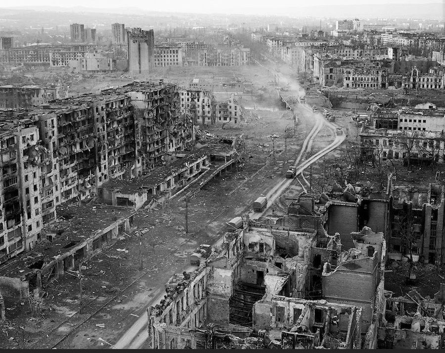 NejatOzonay's tweet photo. Şu anki pozisyonları nedeniyle bize sempatik gelmesin, yanılgıya düşürmesin:

. Putin, Çeçenistan’da katliam yaptı, Grozny’i Gazze gibi dümdüz etti.

. Esad, bombalamadık Hastane, Okul hatta ana/ilk okul bırakmadı. Sünni sivilleri çukurlarda öldürdü. Kimyasal silah kullandı.

. Trump, belki de Biden’dan daha ateşli İsrail destekçisi. ABD büyükelçiliğini Kudüs’e taşıyan Başkan. Şu anda da İsrail katliamlarına açık destek veriyor.