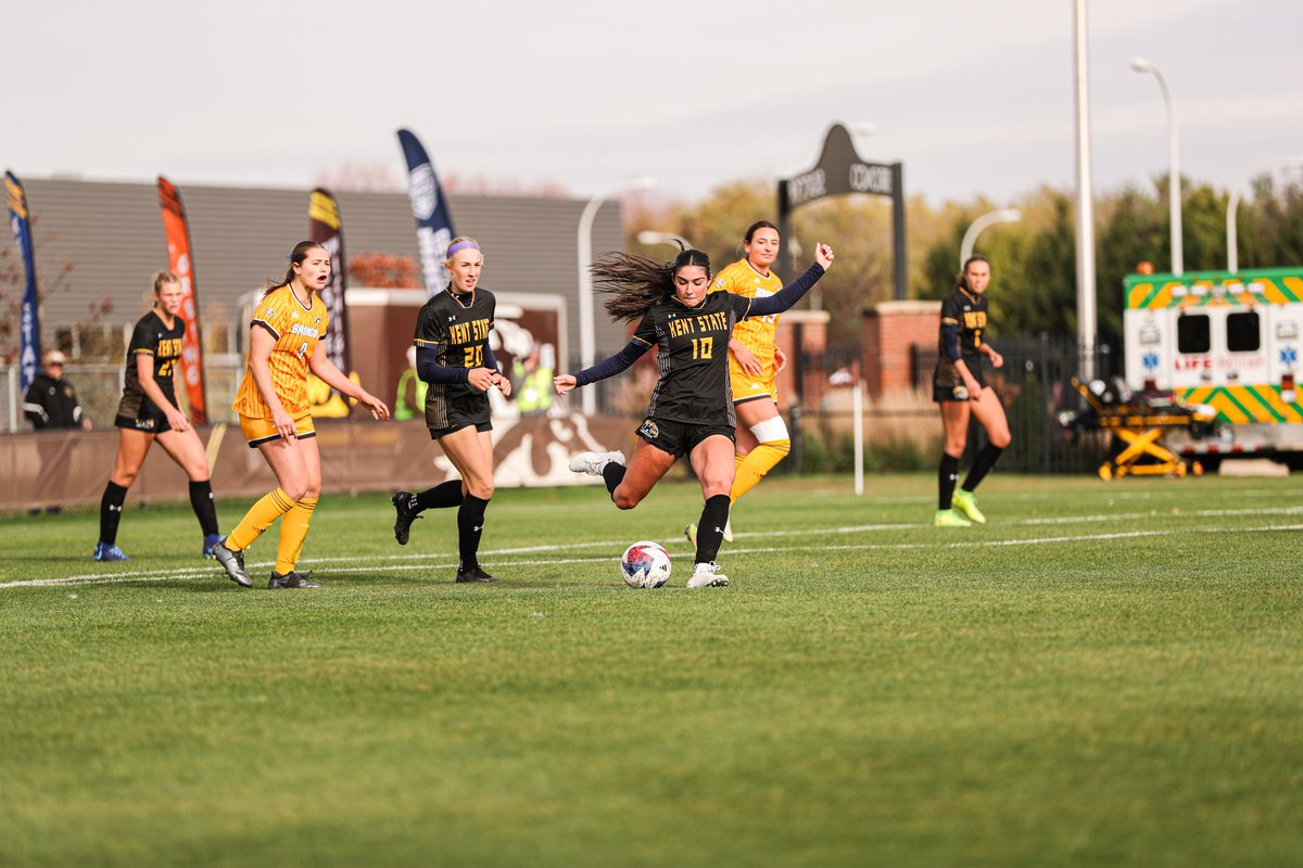 KentStSoccer's tweet photo. Got a lot to smile about😊
#GoFlashes | #Extend98 https://t.co/ku3oy5DiSn