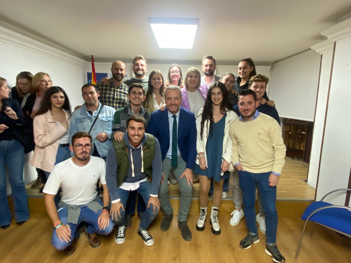 nnggcartagena's tweet photo. 🔙El pasado lunes asistimos a la junta directiva del @CartagenaPP 

💪🏼¡Jóvenes en marcha y #ComprometidosConCT!🚀 https://t.co/xylMtOV3g9