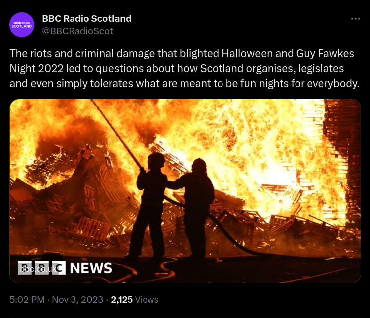 alanferrier's tweet image. This photograph was taken on July 11th, 2021 by PA photographer Niall Carson in the loyalist Corcrain area of Portadown, Co. Armagh. The linked article states it&apos;s &quot;Firefighters extinguishing a huge bonfire in Cumbernauld.&quot;
archive.ph/g6fOH#selectio…