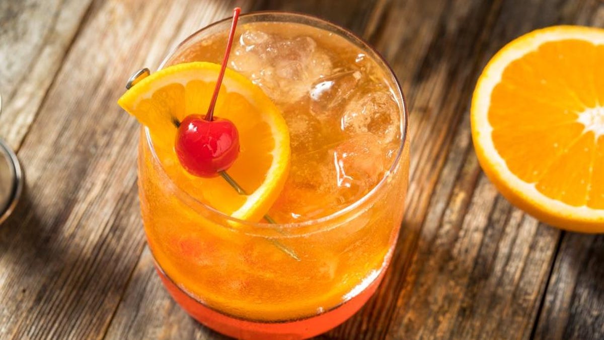 thetakeout's tweet photo. Wisconsin’s Old Fashioned Is About to Make History https://t.co/d3tNxg1Y7N https://t.co/LYsEGSWhPA