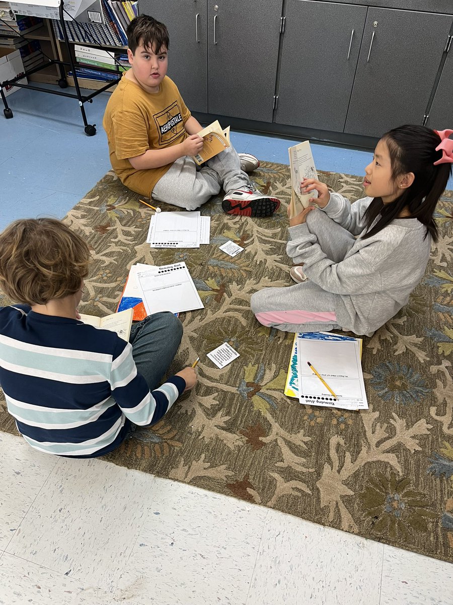 McNeffK4's tweet photo. Literature Circles Happening in WIN! The roles lead to great student led conversations. 📚 https://t.co/M7kg5uY11Q