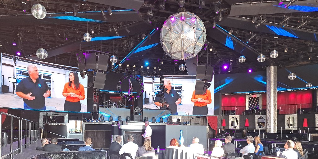 Members of our Automotive Refinish team recently hosted an event in Las Vegas that enabled attendees to witness how a combination of our PPG LINQ™ digital ecosystem tools can help customers achieve a 15% key-to-key increase in productivity.

#PPGproud #PPGMoonWalk #PPGLINQ