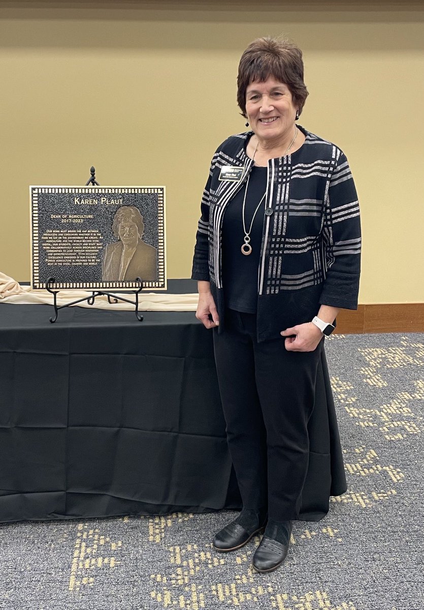 ⁦@PurdueResearch⁩ Executive VP Karen Plaut was recognized last night for her outstanding leadership as ⁦@PurdueAg⁩ Dean. The brass plaque honoring her will hang outside the Deans Auditorium in Pfendler Hall. Congratulations and thanks EVP Plaut! ⁦@LifeAtPurdue⁩