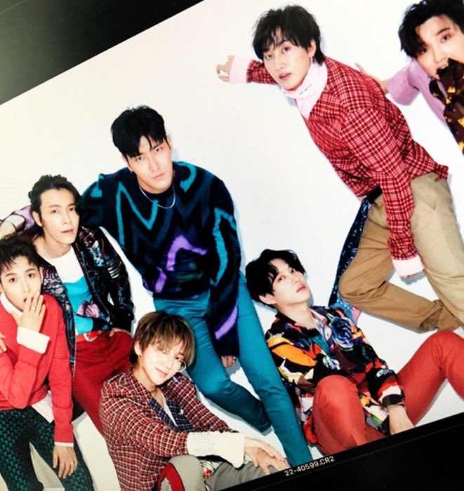 shfly3424's tweet photo. Even in our teens, 20s, 30s, and 40s, we were always the same.. We seemed close, we looked at each other, laughed, and talked a lot like now.. Sometimes we hated each other, but sometimes we protected each other. That‘s what brothers are, that’s what we are. Your mind is probably in the same place. It‘s already been 18 years since we’ve been like this🤦🏻‍♂️ I wish time passed a little more slowly, but time still flies... #Elf time that stays by our side and protects us for a long time. Let‘s play together a little longer. Although it may be difficult at times, we do not break down. Let us walk together as Saro leads. all right? Thank you always, I love you all. #superjunior #forever 💙