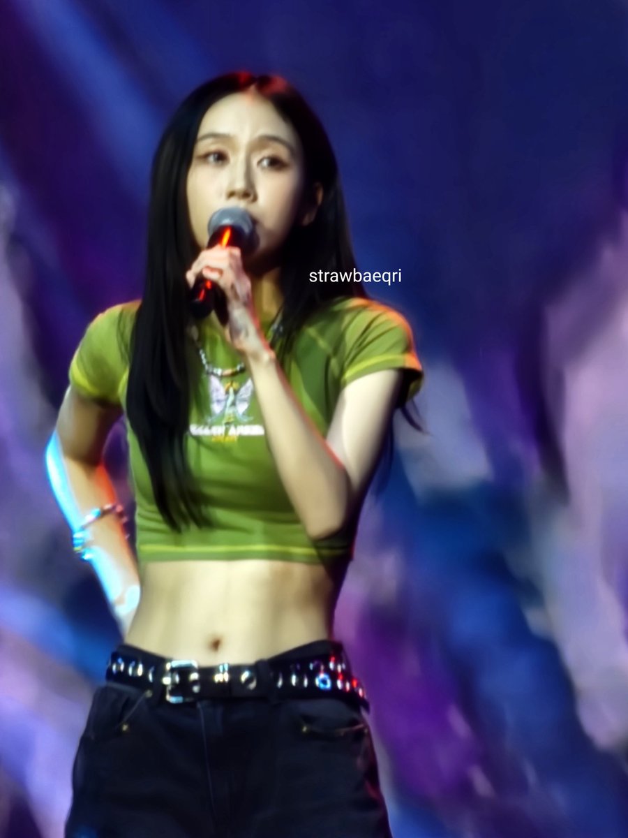strawbaeqri tweet picture