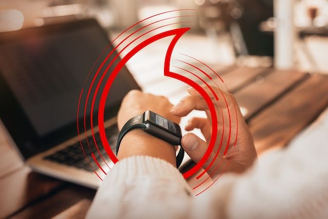 DSLcz's tweet image. Vodafone spustil službu OneNumber, se kterou můžete volat i z hodinek. Telefon můžete nechat doma.⌚
#dsl #vodafone #onenumber 
dsl.cz/clanky/vodafon…