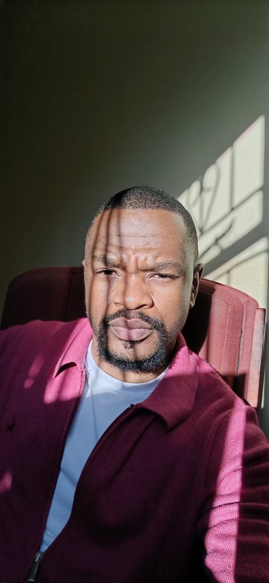 NerdyGeekBW's tweet photo. People Born in 1980-1989. Let’s see your pictures or videos😂 https://t.co/41aCS524kL