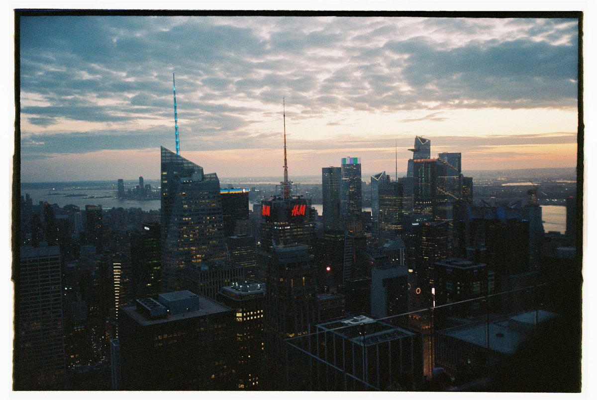 minespreto's tweet photo. NYC on Portra 800 🥰 https://t.co/4tooY4GYdP