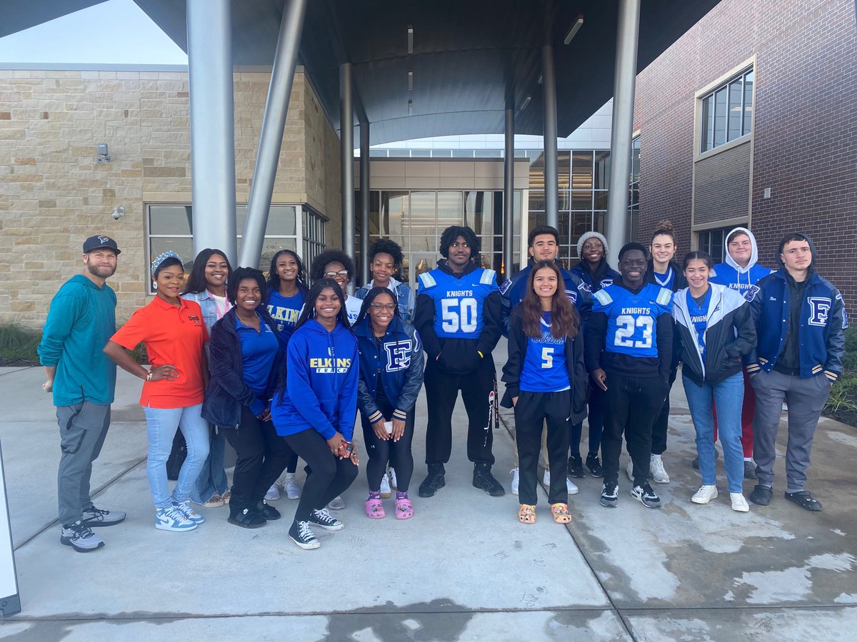 Thank you ⁦@EHS_Knightswire⁩ for your presence and assistance with arrival! #FeederPatternLove 💙💛+🧡🖤 #WatchUsWork #SealedWithAbow #LeadingWithSole #WeBragDifferent #EpicExperiences #StripesWellEarned ⁦⁦@FBISDAthletics⁩ ⁦