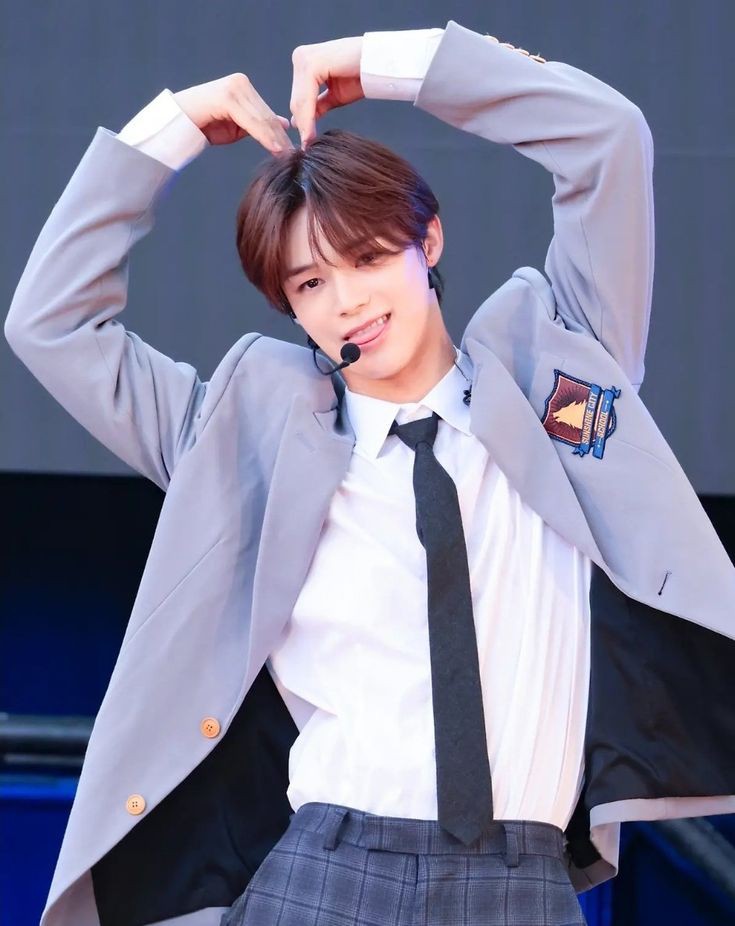 <a href="/IGoldenU/">The Goldens.</a> Congratulation for Jungkook senpai for debut solo with full album. As a fan, im really happy and immedietely streaming the album and the mv as well. Golden 화이팅 !