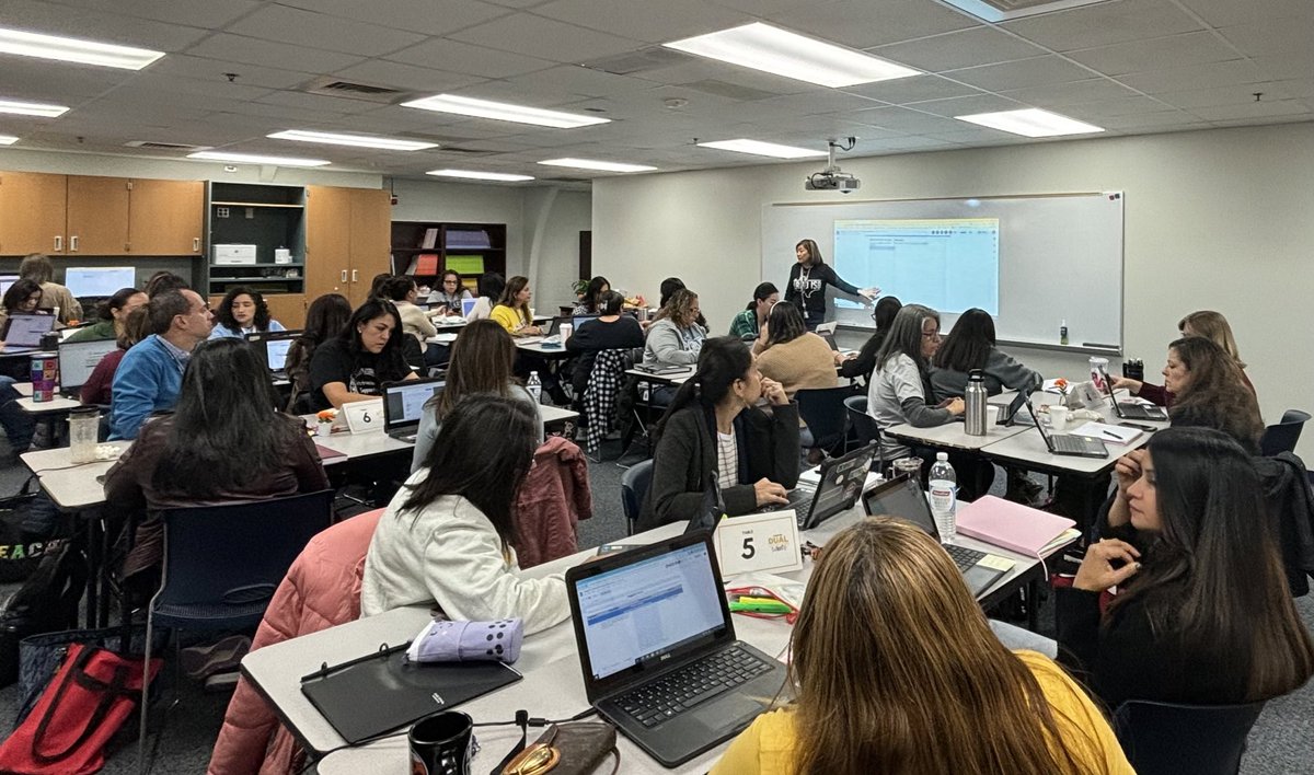 pisdtech's tweet image. The brilliant @MAS_PlanoISD coaches are diving deeper into @Seesaw today! We are exploring ways to further support emergent bilingual students and their families with Seesaw!  #levelupplanoisd #leveluppisd #pisdtech