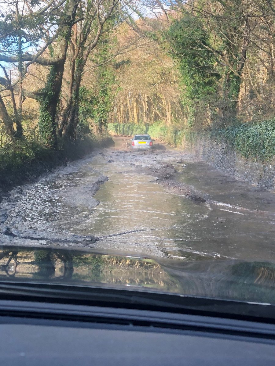 CornwallRewind's tweet photo. ⚠️ B3303 #Praze to #Camborne: Deep flooding near Pendarves Woods⚠️ https://t.co/ylJycBXsZd
