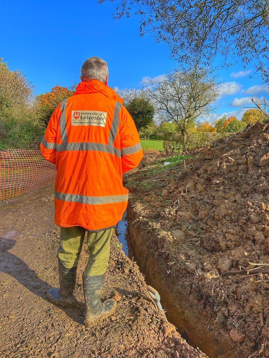 MGTurf's tweet image. Trenching out with @ULASarchaeology looking for possible Roman road (not found) whilst digging in the new power supply and water transfer at TLGC with @dean_waterfield great to meet Andy Hyam #gentleman
