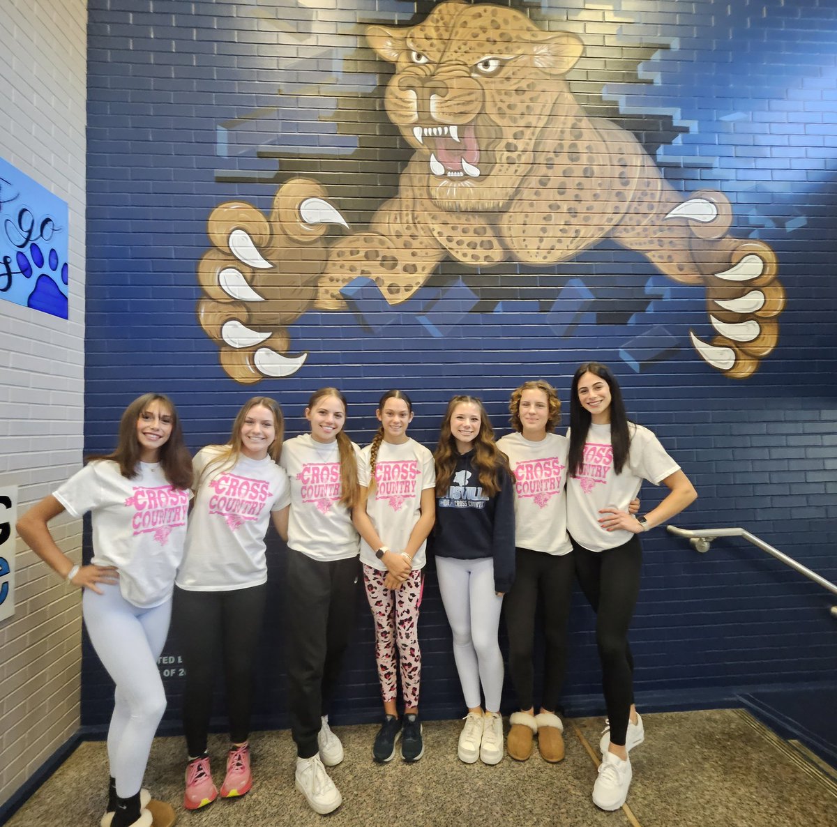 LepsAD's tweet photo. Kylah Meyer is being sent off to the Girls Cross Country DI State Championship in style. Thanks to her team, classmates, and teachers for their support. We are all so proud of you, Kylah! Thanks for representing Louisville! 💙 https://t.co/KahMk2DbuT