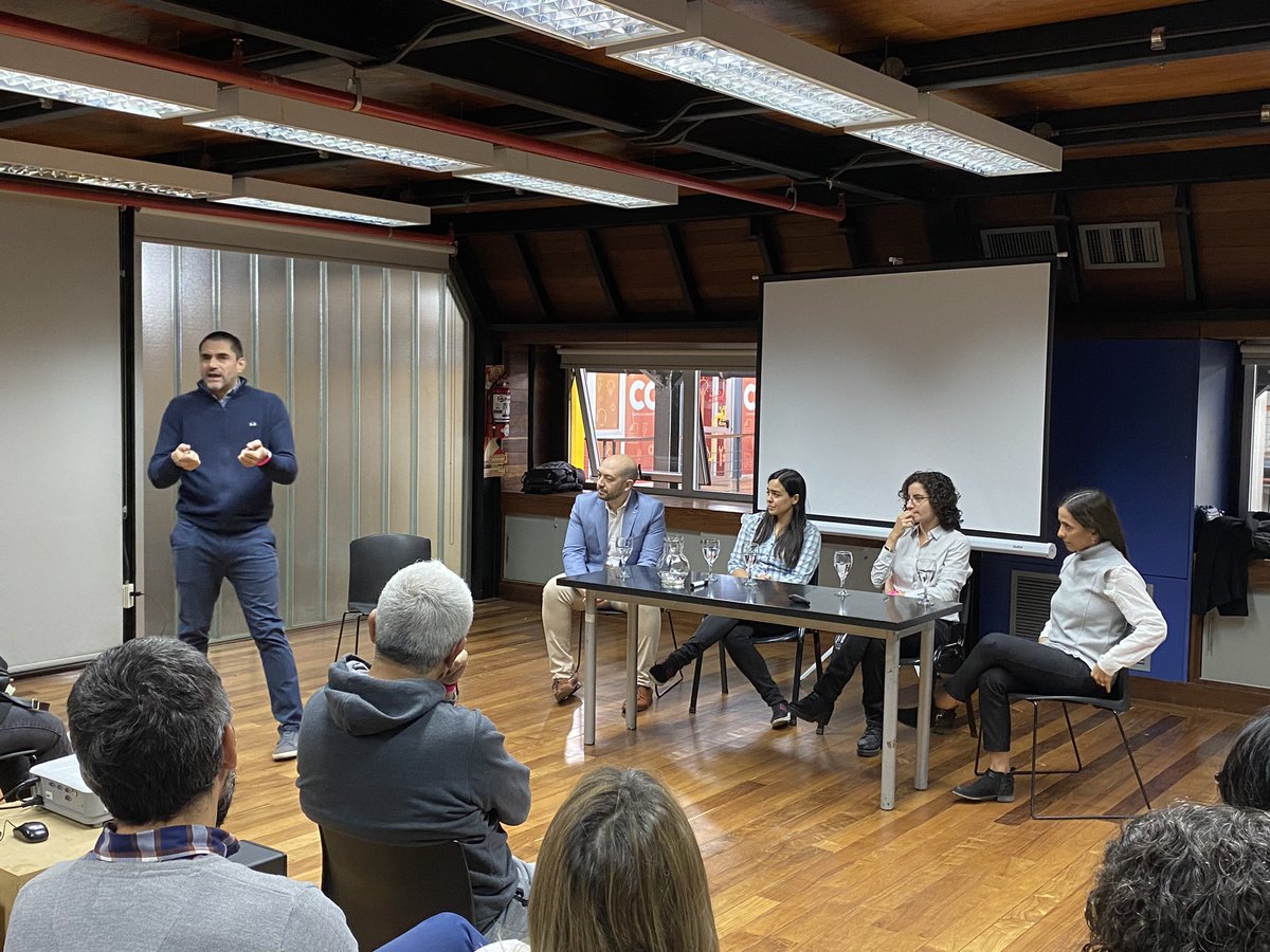 🤖 Es el momento del panel de Inteligencia Artificial integrado por Sabrina Lopez, Mauricio Farez, María Agustina Ricci Lara, Santiago Esteban y María Nanton. Presentan: “Desafíos y estrategias en la creación de dataset en salud para herramientas de IA”.